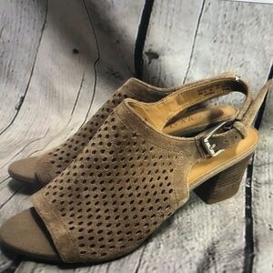 Women’s Tan Suede Slingback Block Heel Peep-Toe Sandals